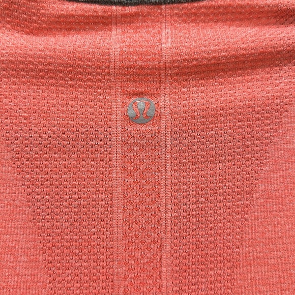 (6072)  🍋 LULULEMON RUN: Swiftly Tech Short Sleeve Crew Sz 10 **LOVED *RARE - Picture 4 of 4